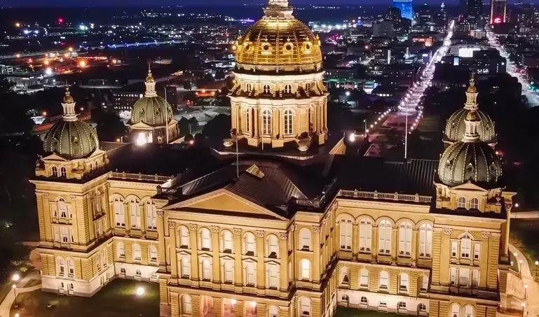 Iowa capitol building at night