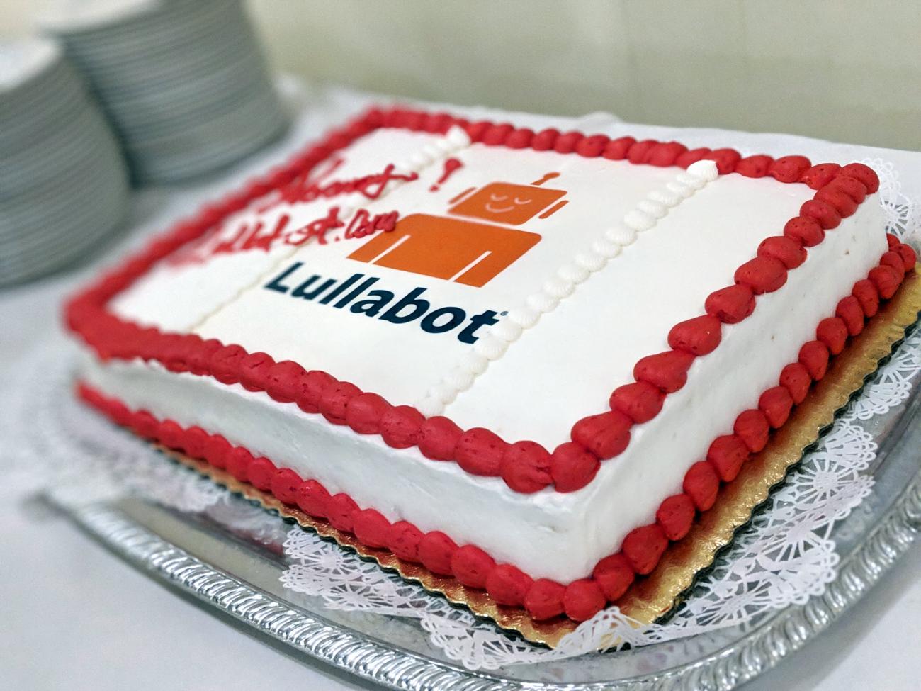 Cake with Lullabot logo