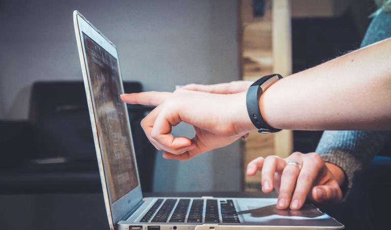 tech mentoring on a laptop