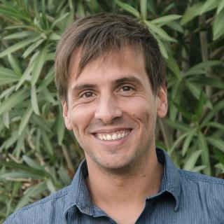 headshots-comp_0022_mateu.jpg.jpg Thumbnail